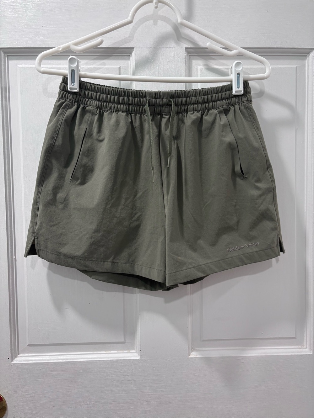 Outdoor Voices Women’s Doing Things Shorts Size Small Olive Green Activewear Gym